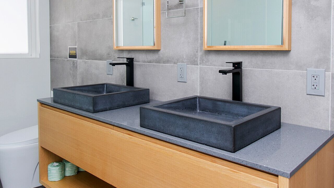 Photo of Bathroom in Hollywood Lakes