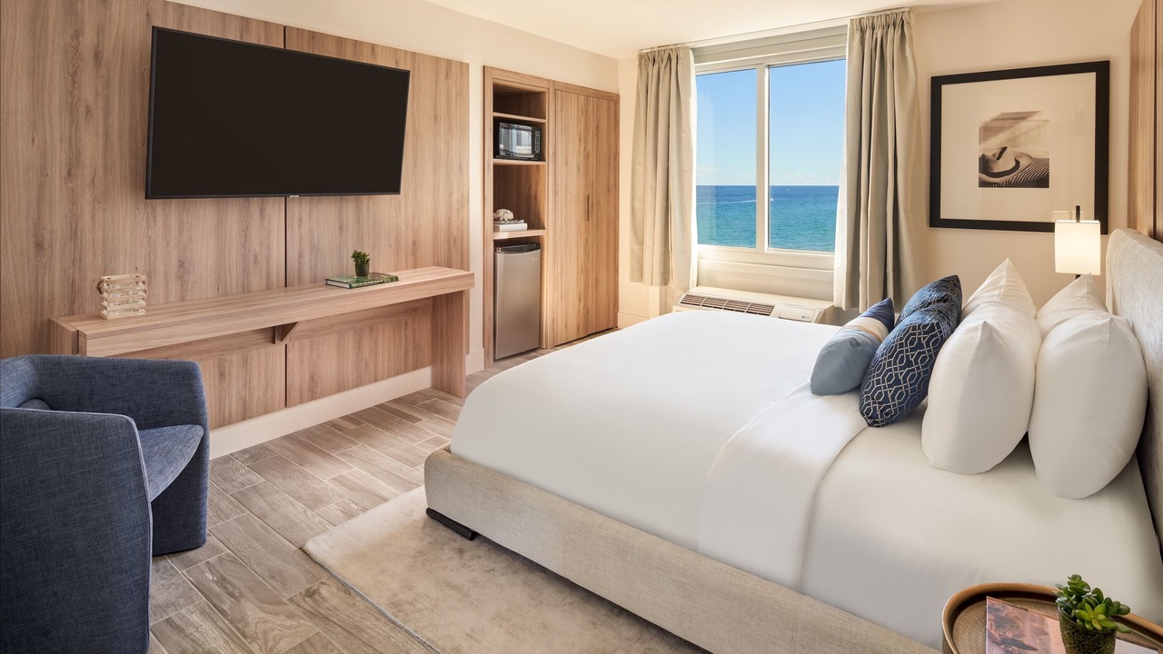 Photo of Bedroom in Hillsboro Beach