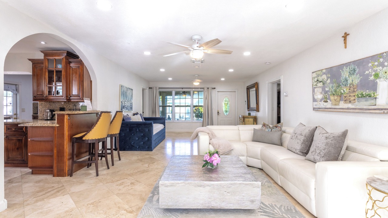 Photo of Livingroom in Deerfield Beach