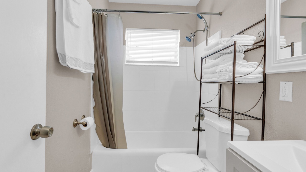 Photo of Bathroom in Lauderdale Lakes