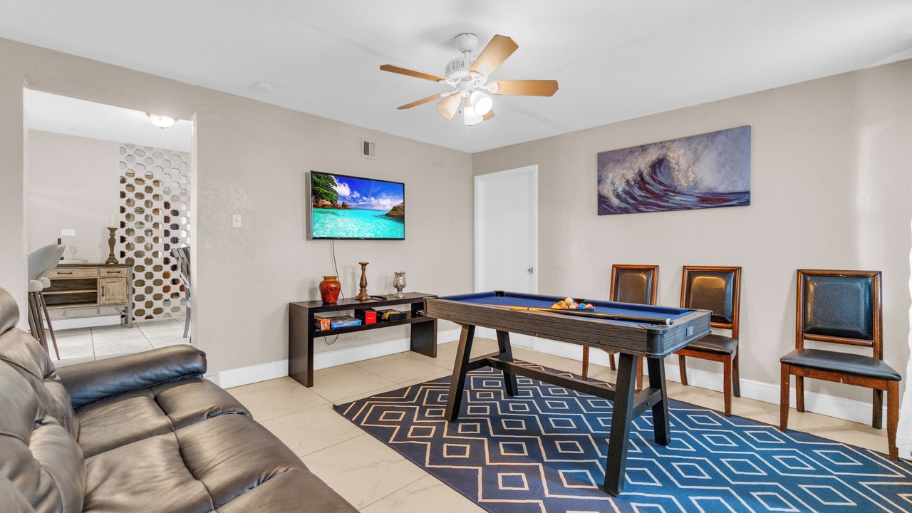 Photo of Livingroom in Lauderdale Lakes