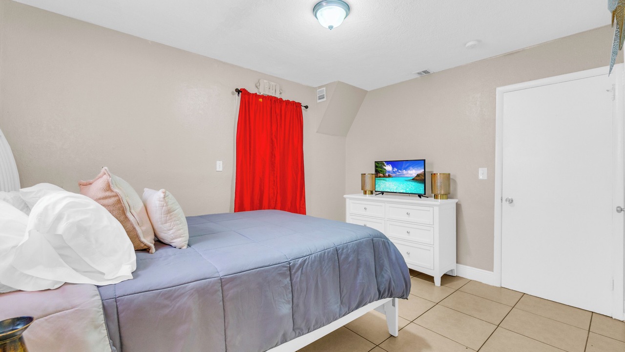 Photo of Bedroom in Lauderdale Lakes