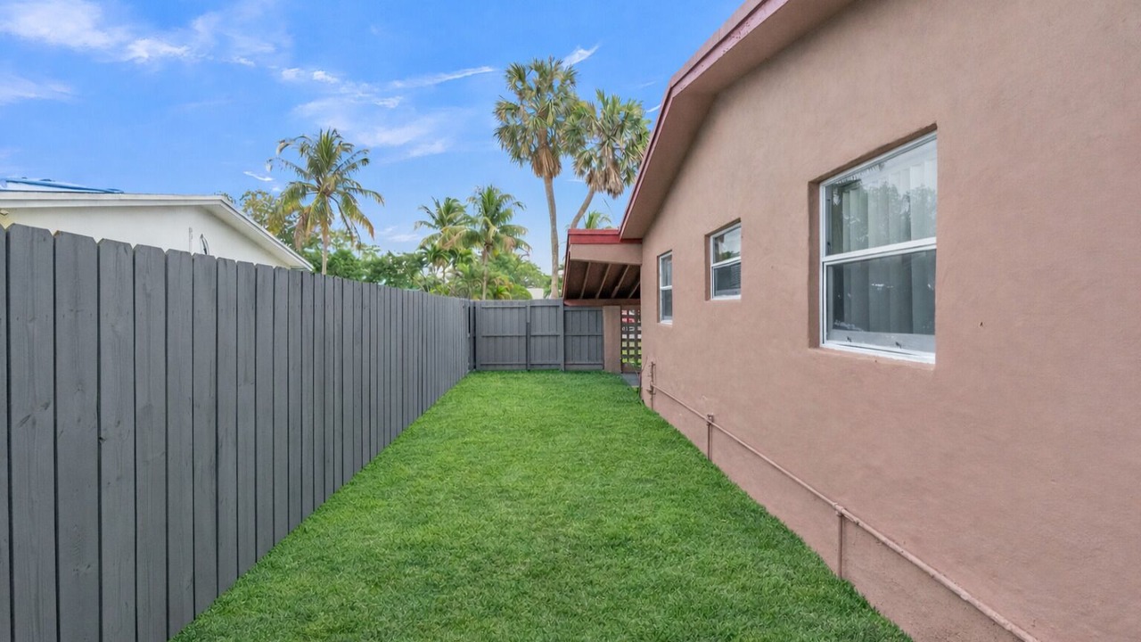 Photo of Outdoor in Lauderdale Lakes