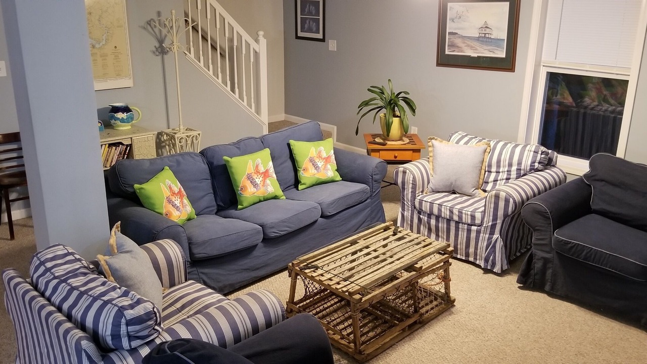 Photo of Livingroom in Calvert Beach-Long Beach