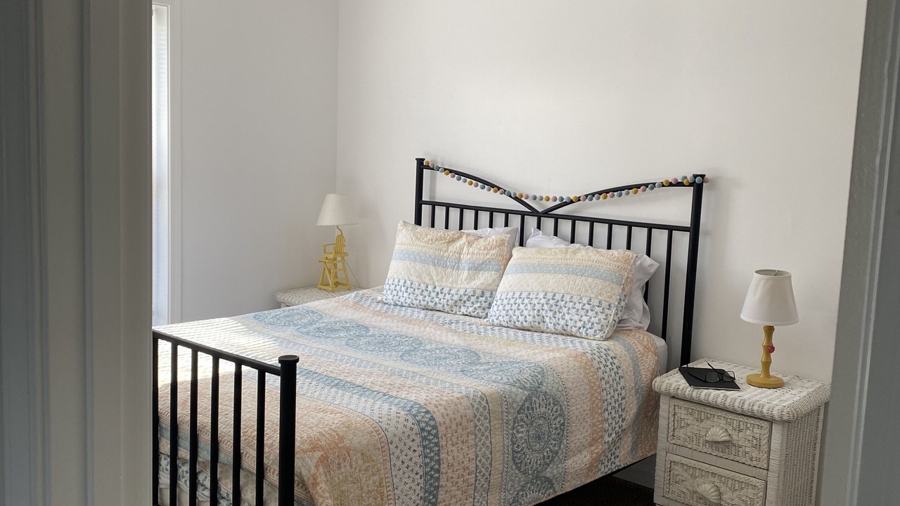 Photo of Bedroom in Calvert Beach-Long Beach