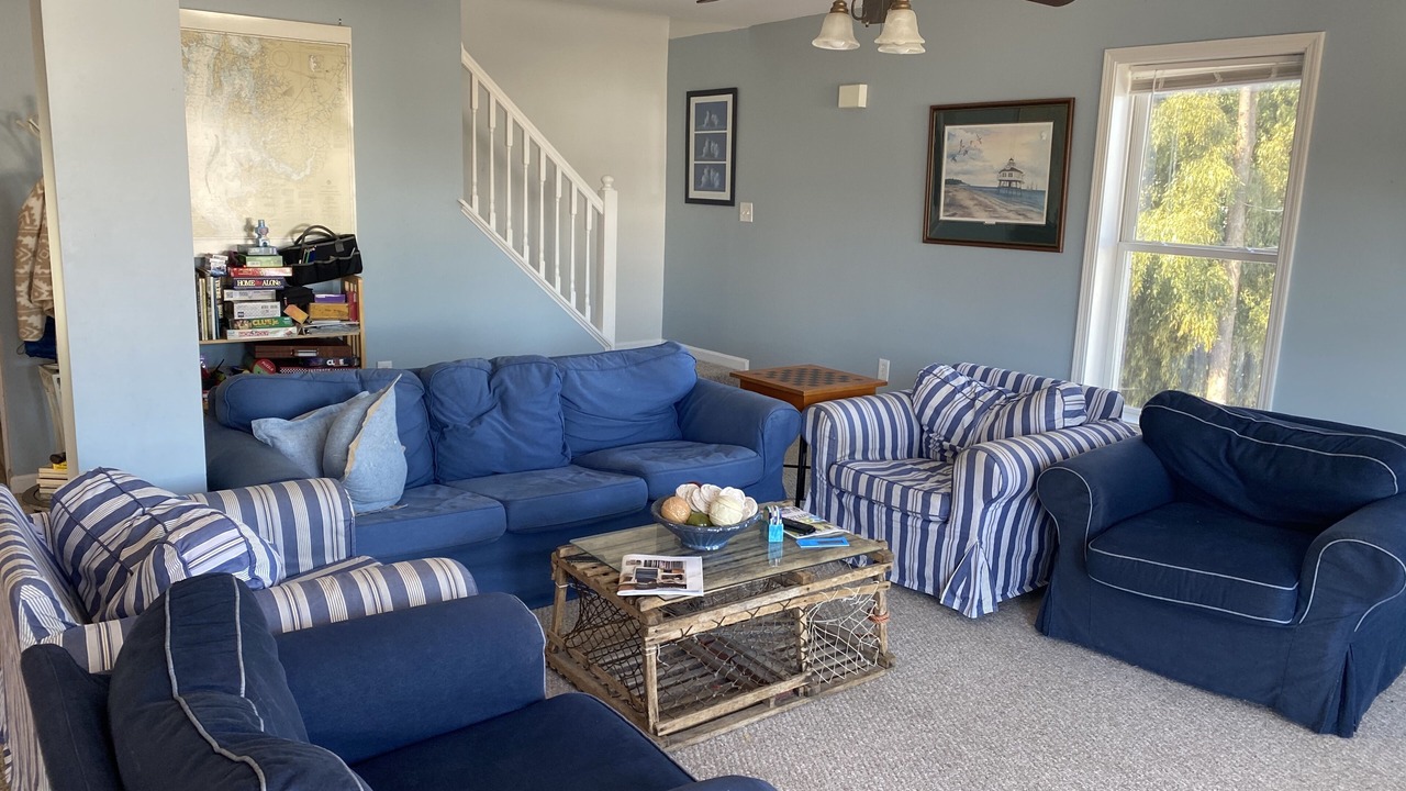 Photo of Livingroom in Calvert Beach-Long Beach