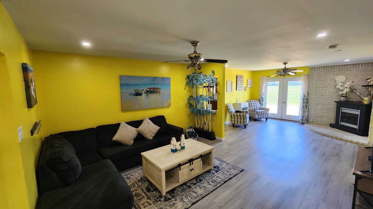 Photo of Livingroom in Barstow