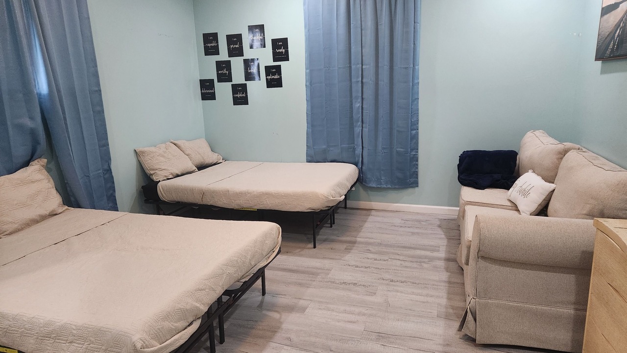 Photo of Bedroom in Barstow