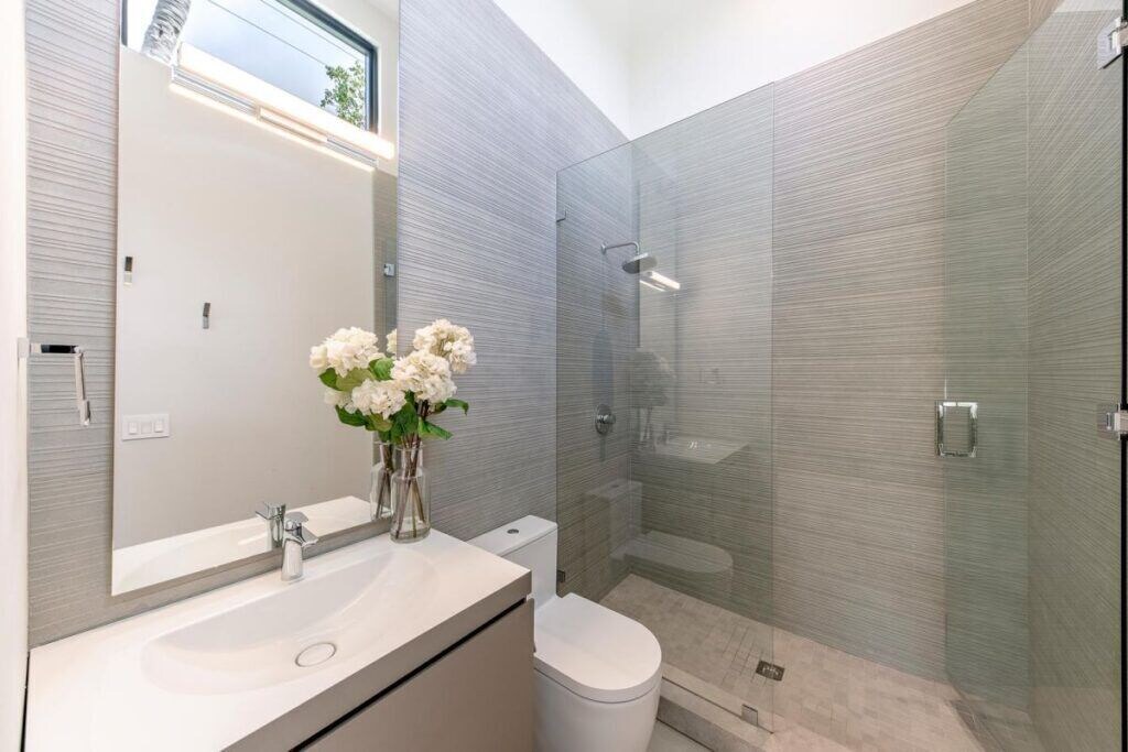 Photo of Bathroom in Coral Ridge