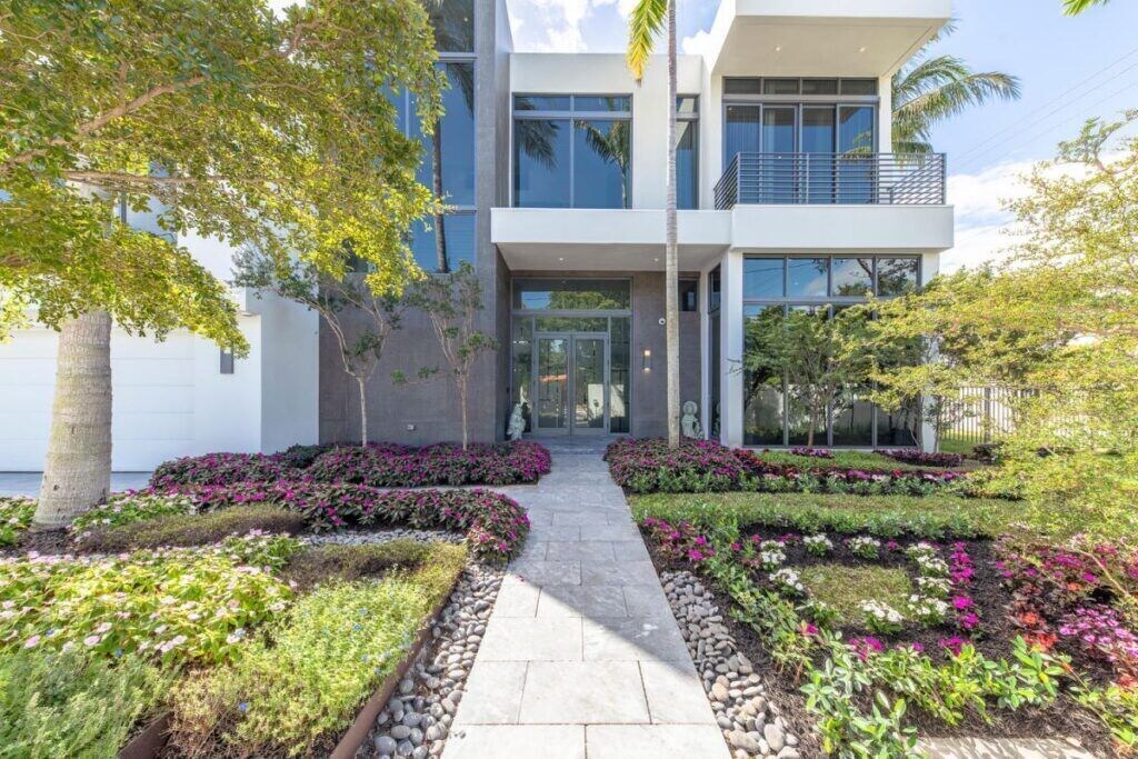 Photo of Buildings in Coral Ridge