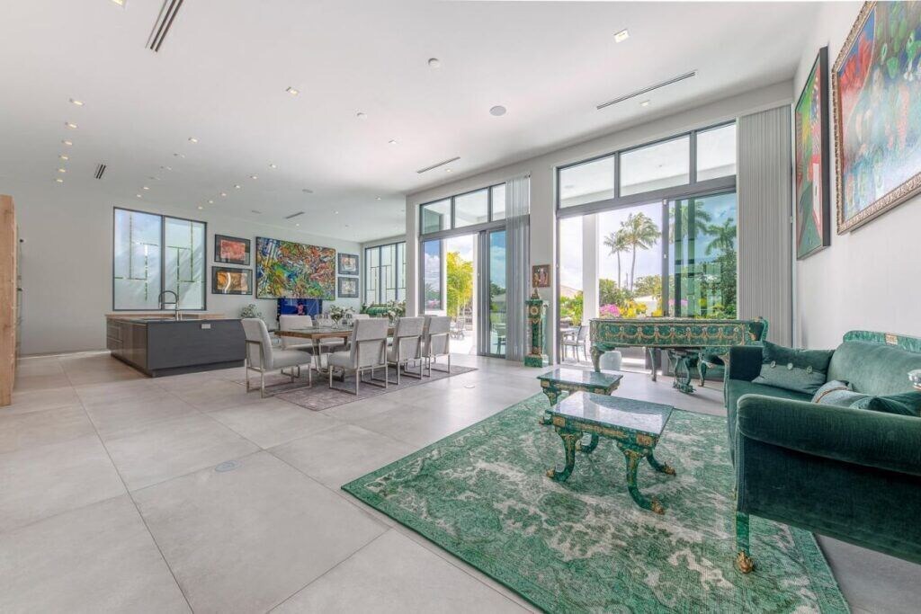 Photo of Livingroom in Coral Ridge