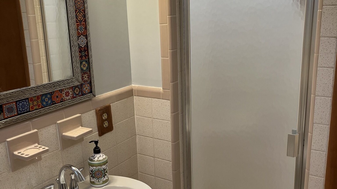 Photo of Bathroom in Valley Lee