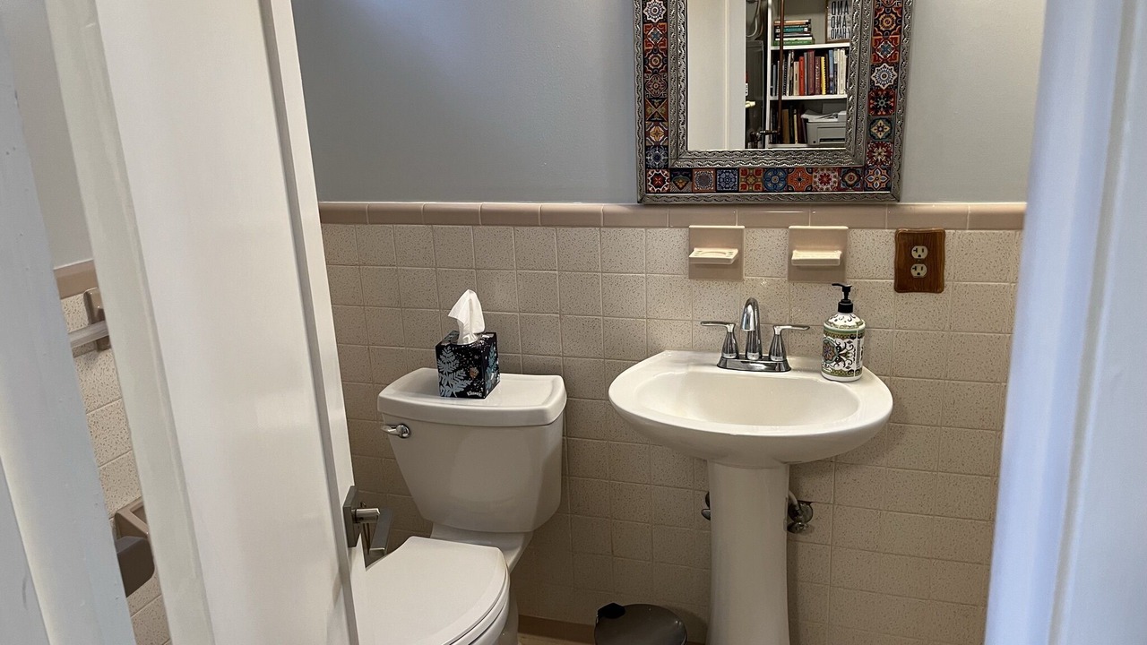 Photo of Bathroom in Valley Lee