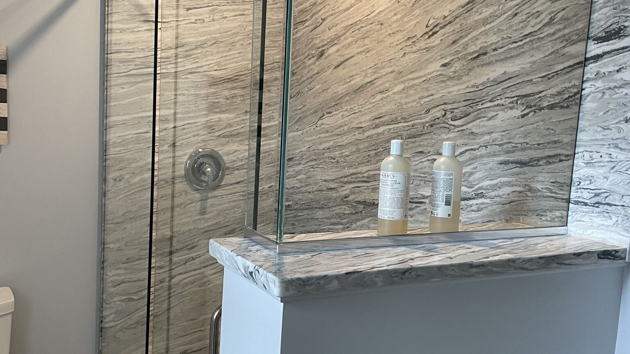 Photo of Bathroom in Valley Lee