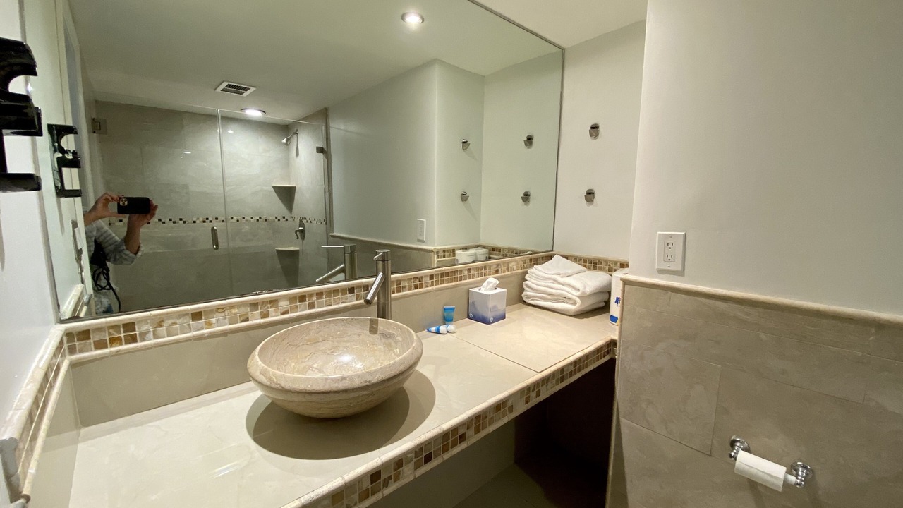 Photo of Bathroom in Galt Mile