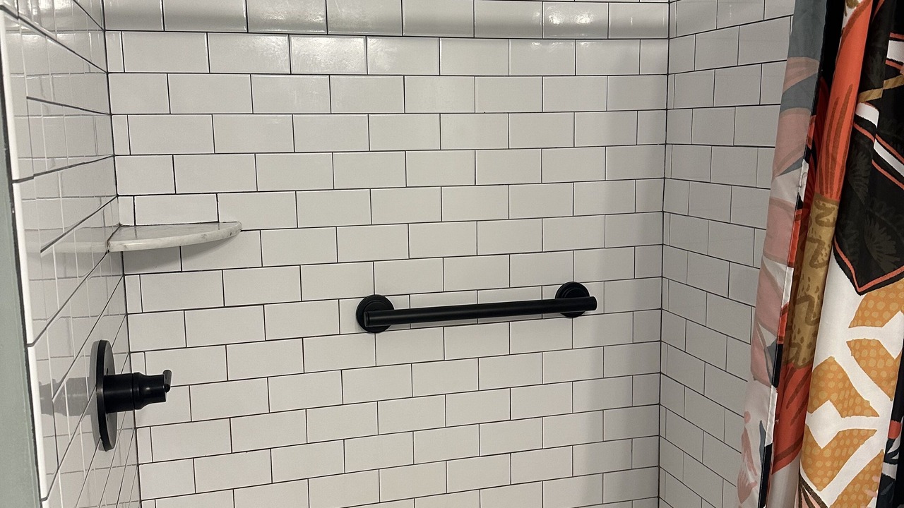 Photo of Bathroom in Cedar Neck