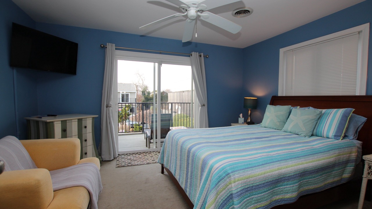 Photo of Bedroom in Country Club Estates