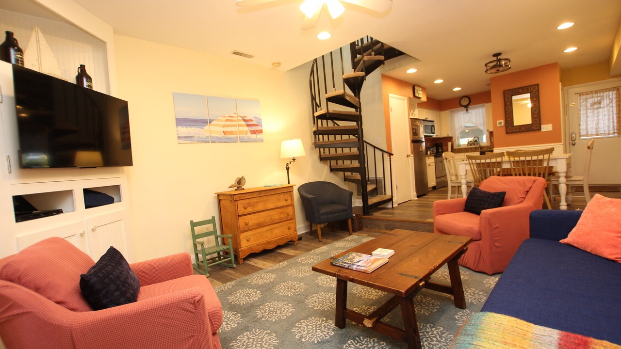Photo of Livingroom in Country Club Estates