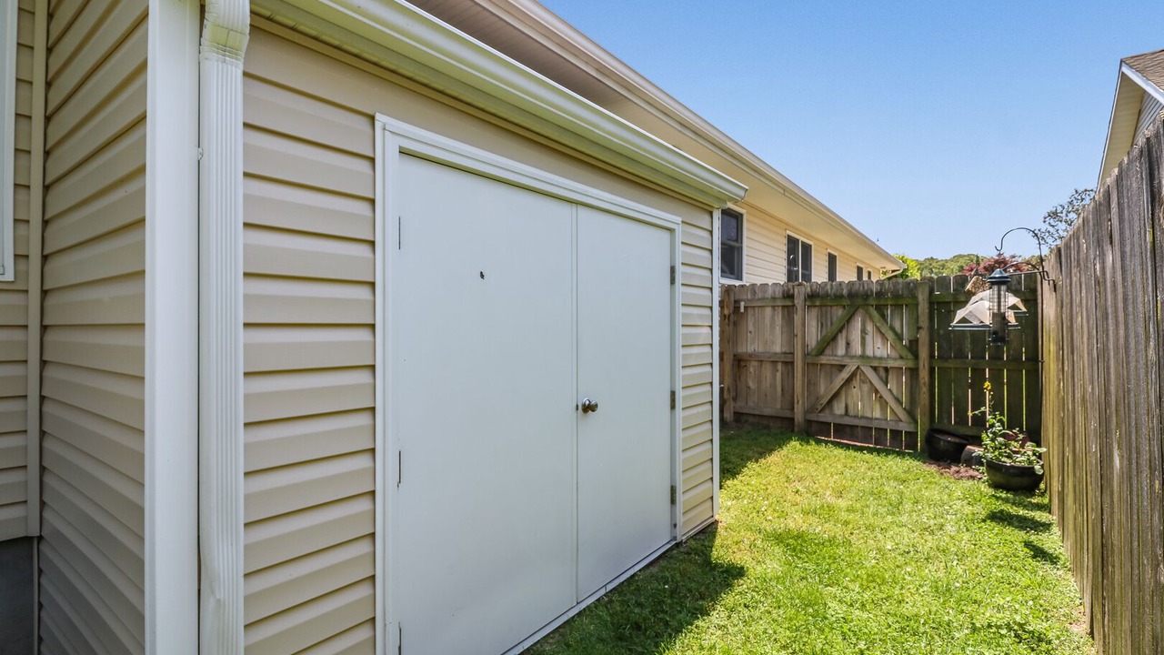 Photo of Outdoor in Country Club Estates