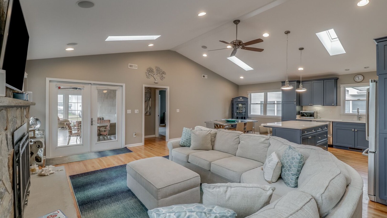 Photo of Livingroom in Country Club Estates