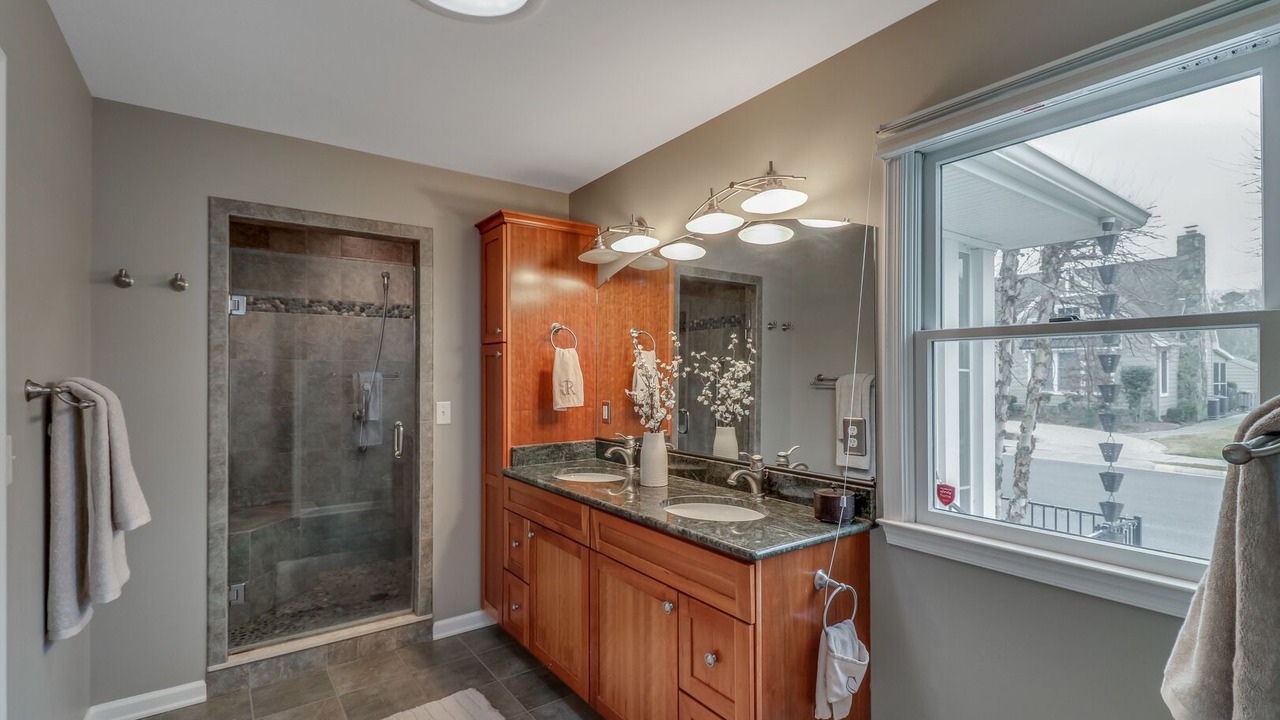 Photo of Bathroom in Country Club Estates