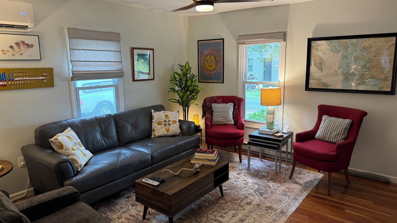 Photo of Livingroom in Ewell