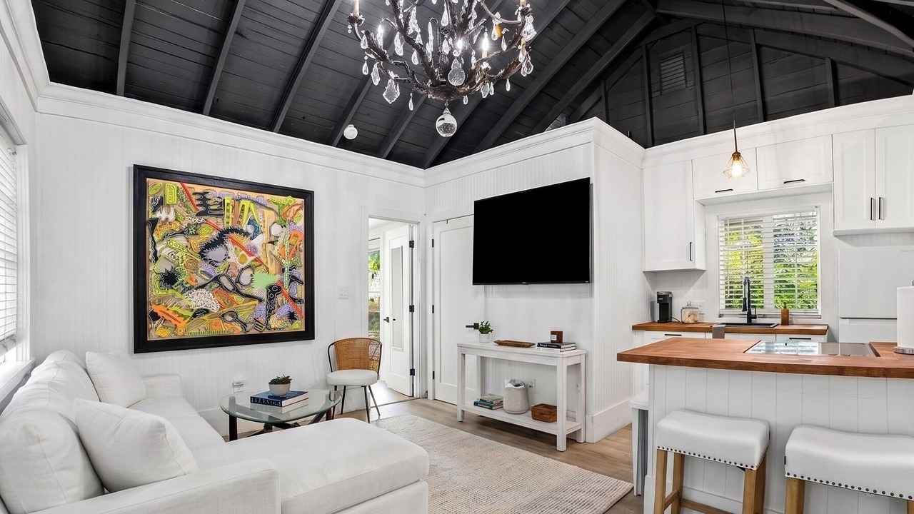 Photo of Livingroom in Sailboat Bend