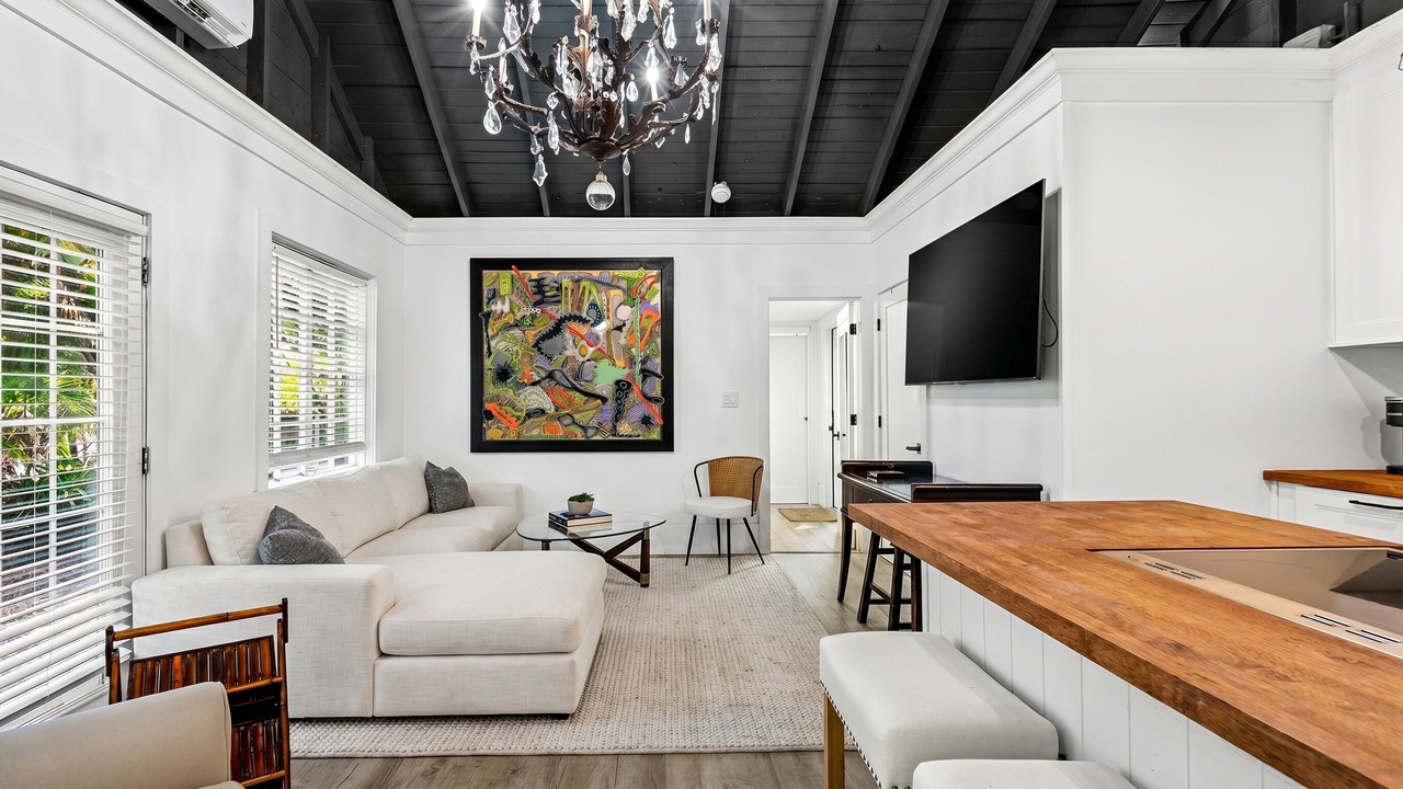 Photo of Livingroom in Sailboat Bend
