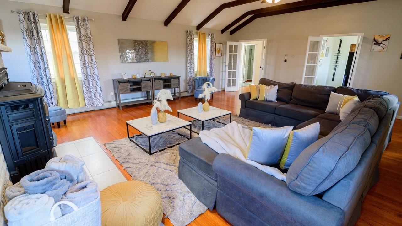 Photo of Livingroom in Gouldsboro