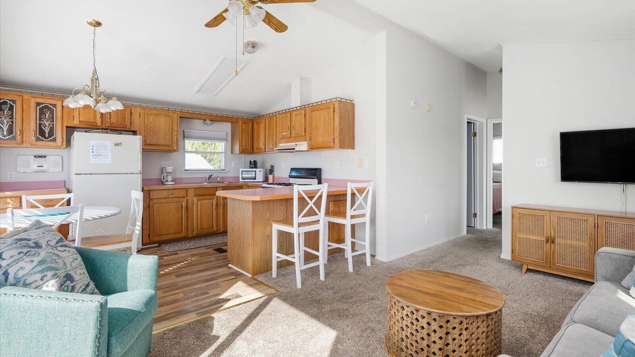 Photo of Livingroom in Assateague Pointe