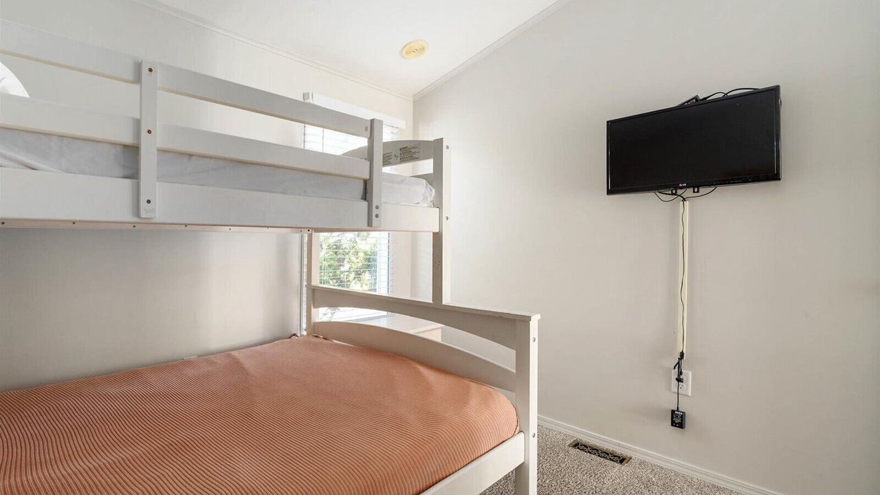 Photo of Bedroom in Assateague Pointe