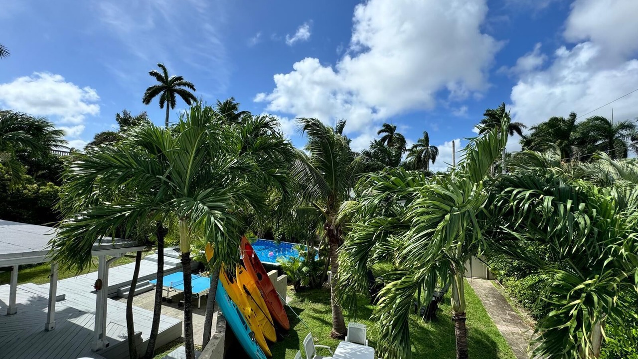 Photo of Outdoor in Hollywood Lakes