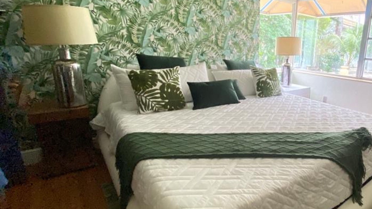 Photo of Bedroom in Hollywood Lakes