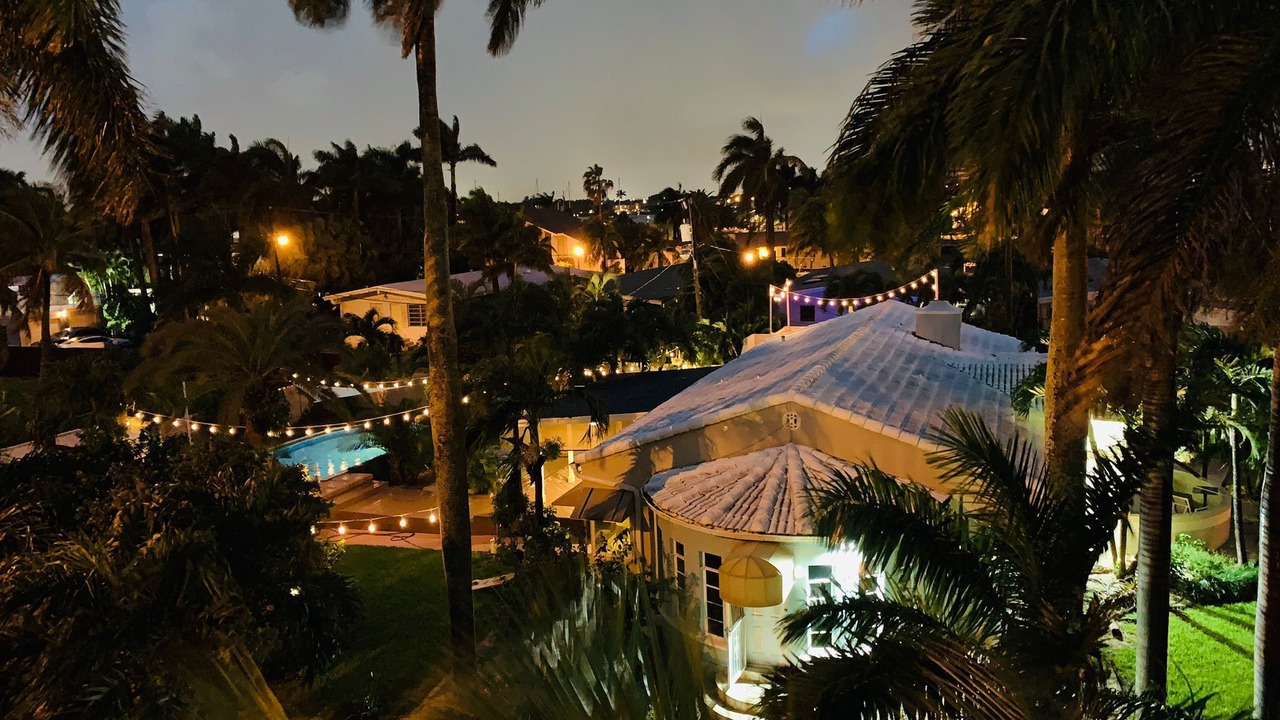 Photo of Outdoor in Hollywood Lakes