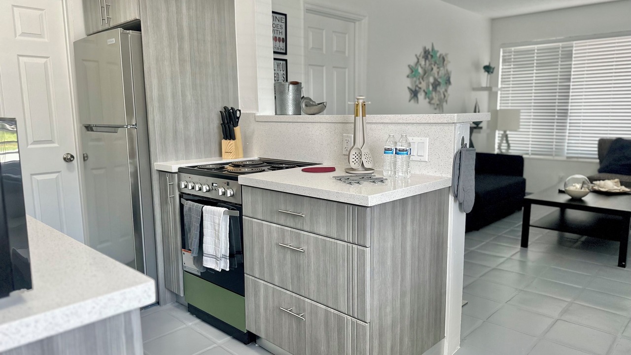 Photo of Kitchen in Central Oakland Park
