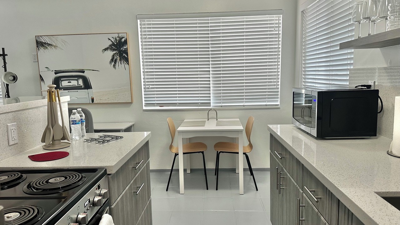 Photo of Kitchen in Central Oakland Park