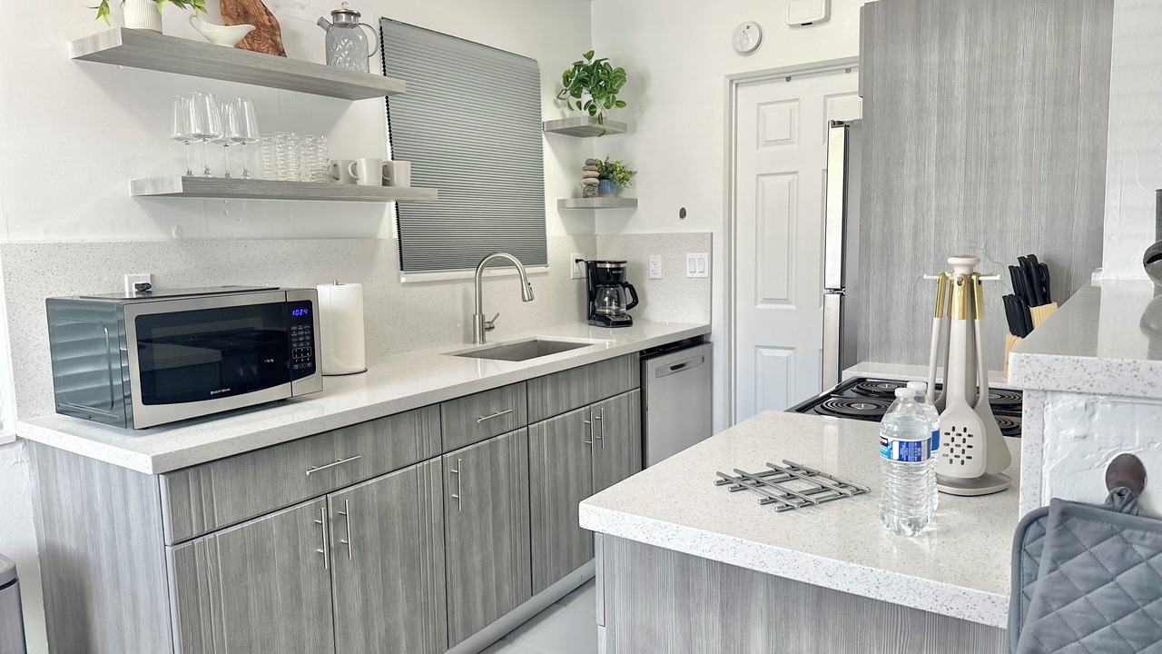 Photo of Kitchen in Central Oakland Park