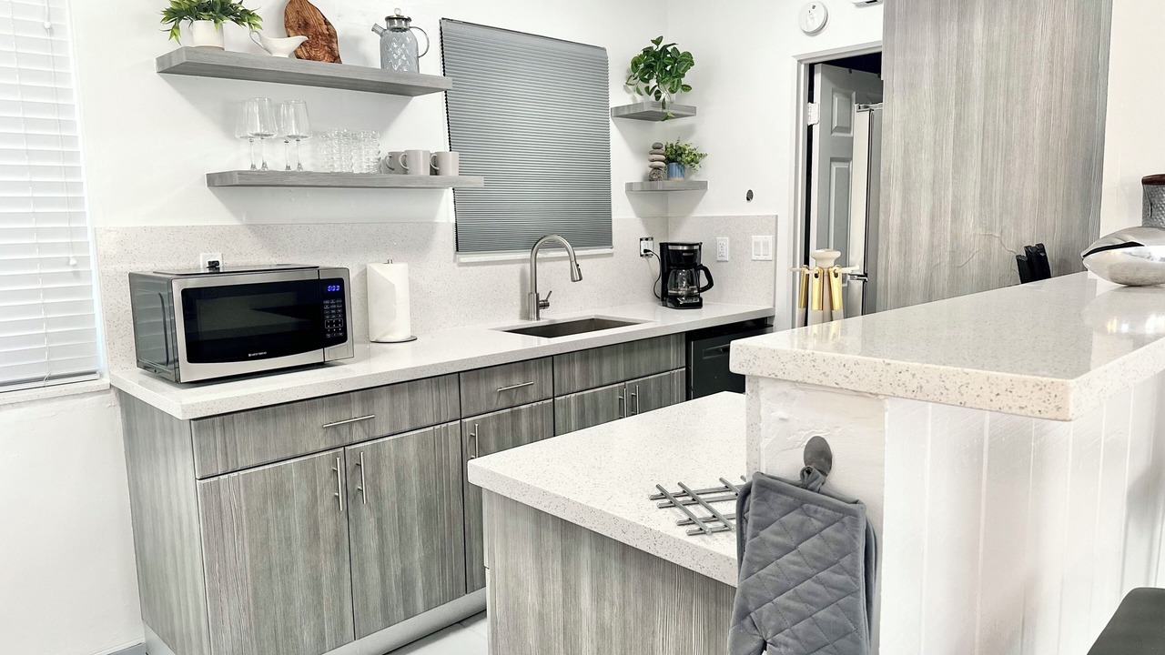 Photo of Kitchen in Central Oakland Park