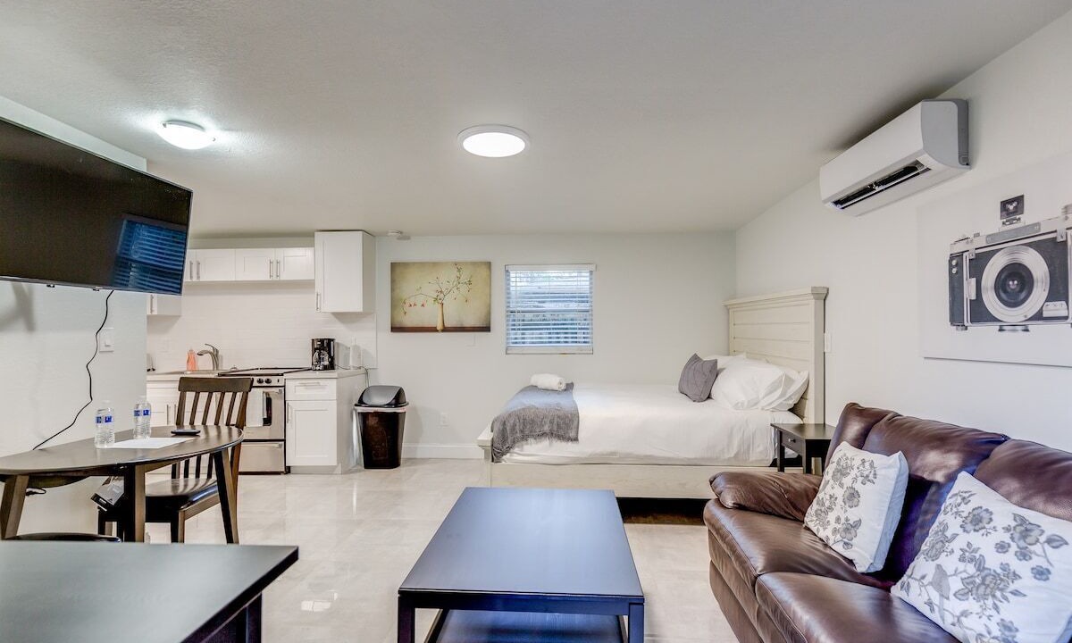 Photo of Bedroom in River Oaks