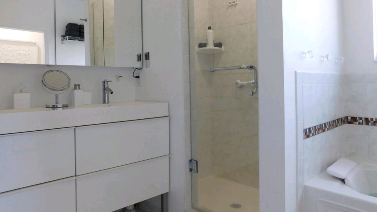 Photo of Bathroom in Royal Poinciana