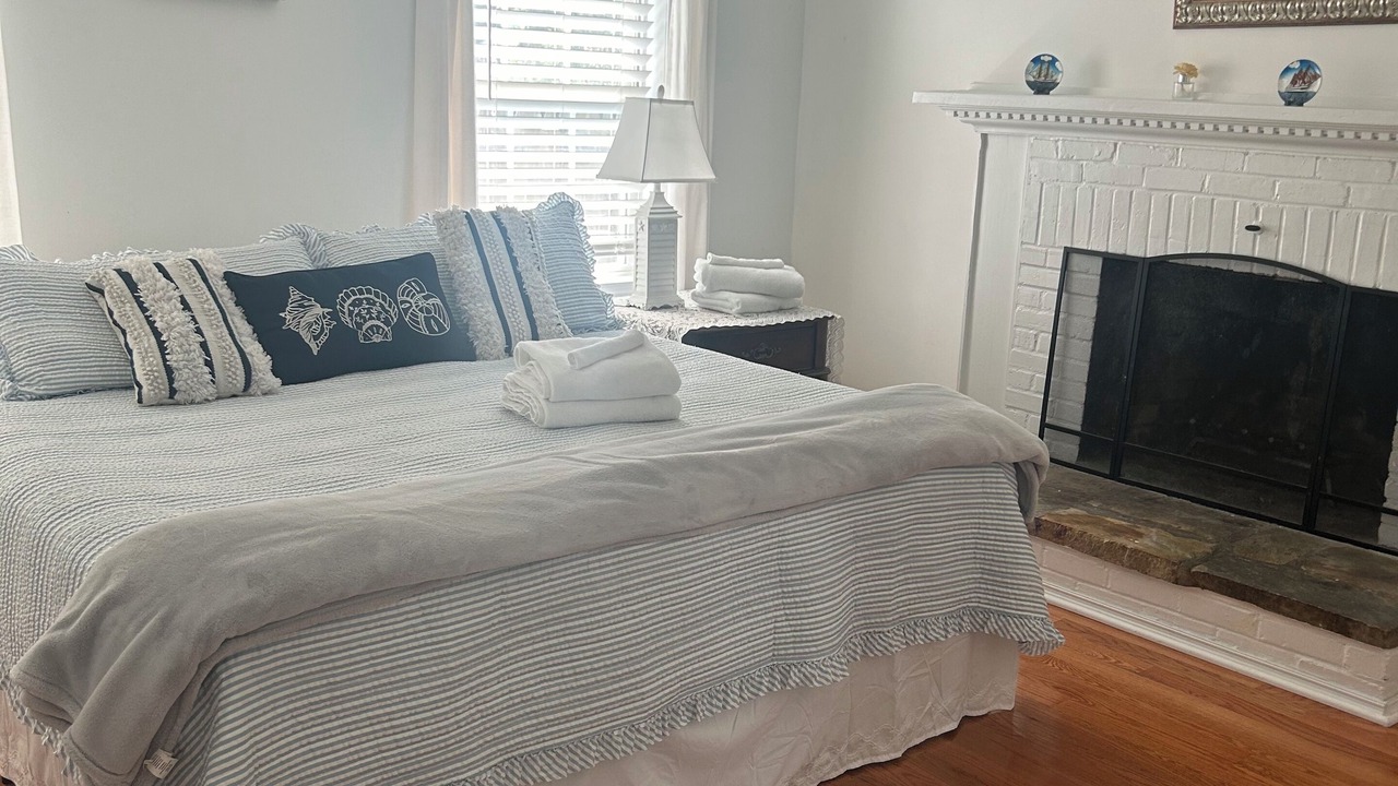 Photo of Bedroom in Issue
