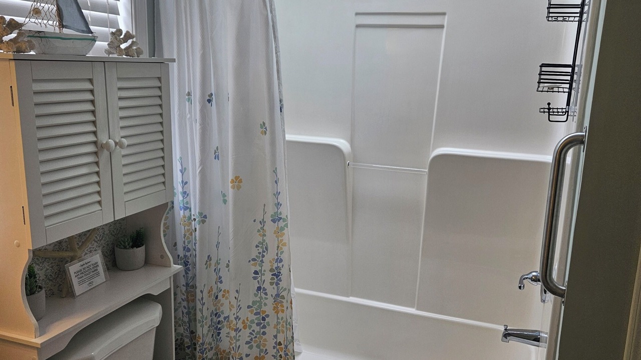 Photo of Bathroom in Assateague Pointe