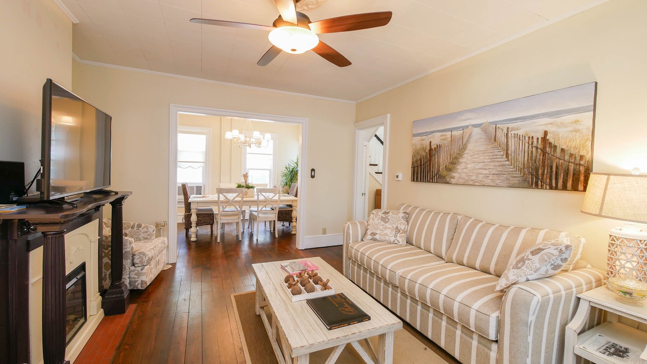 Photo of Livingroom in North End