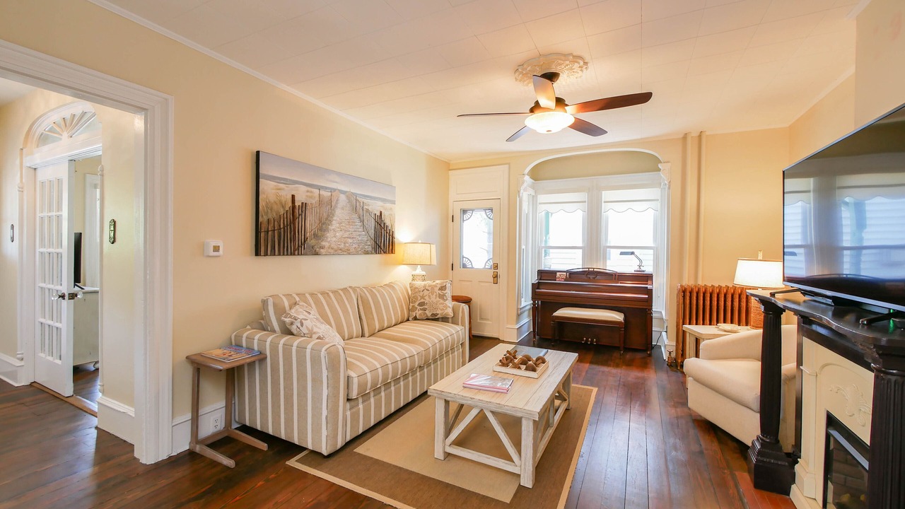Photo of Livingroom in North End
