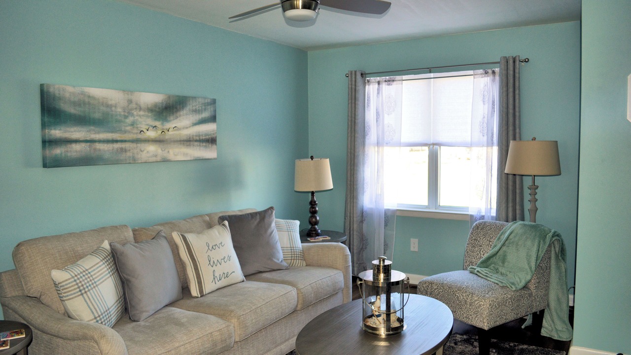 Photo of Livingroom in Deep Hole