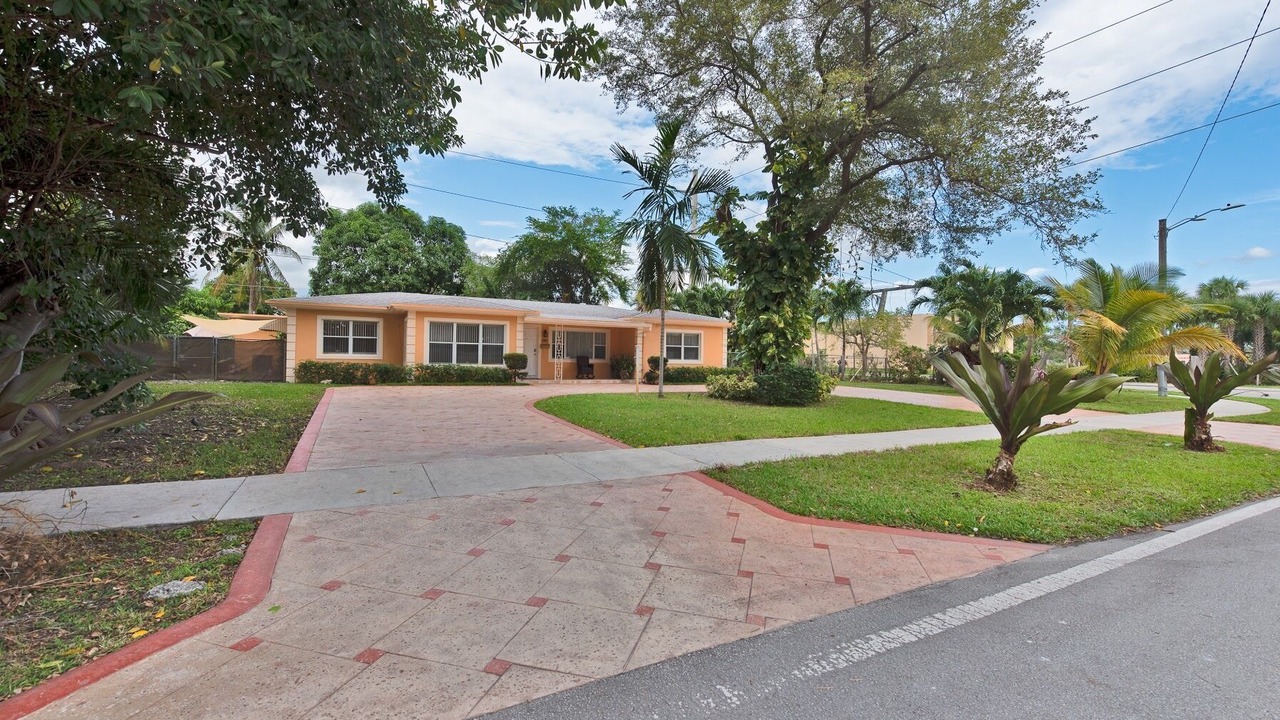 Photo of Outdoor in North Miami Beach