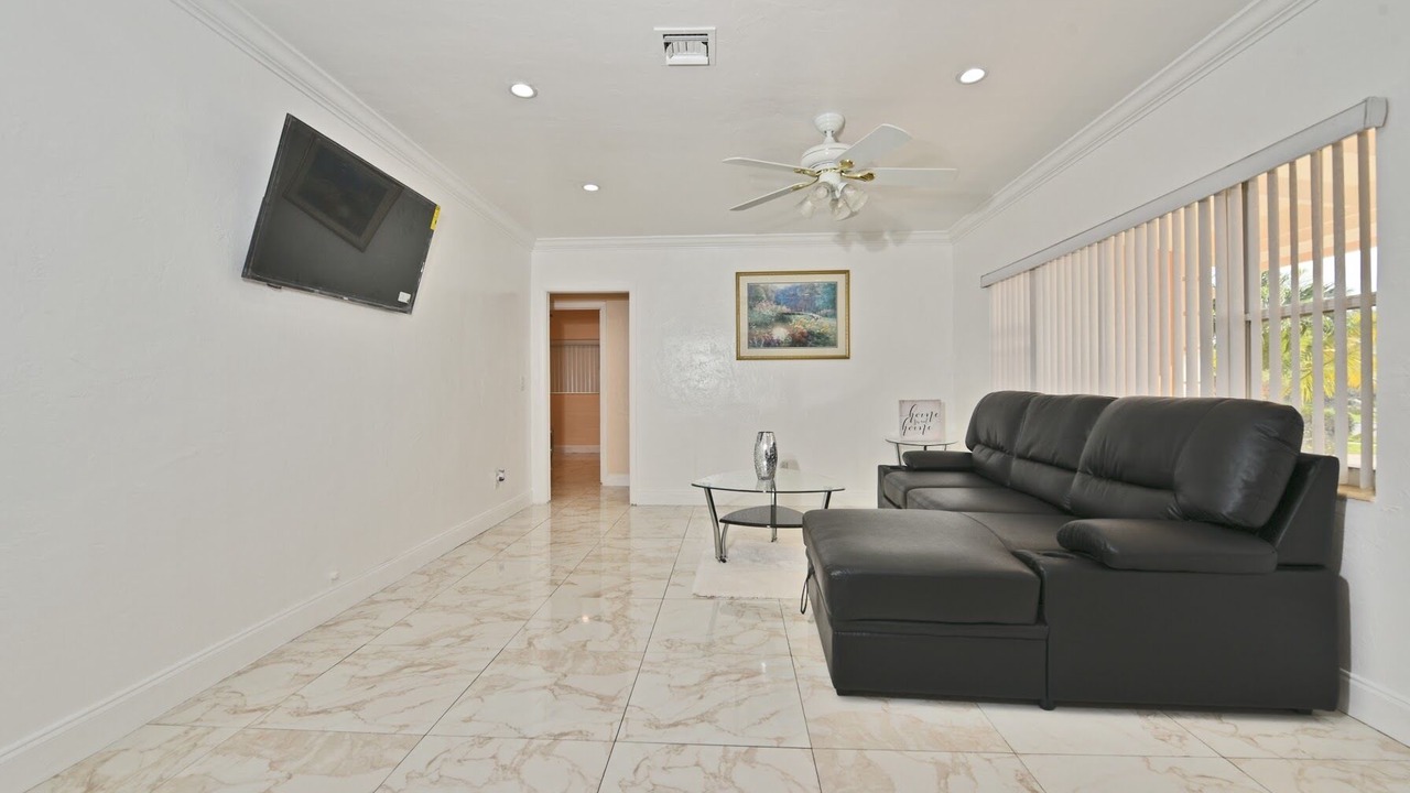 Photo of Livingroom in North Miami Beach