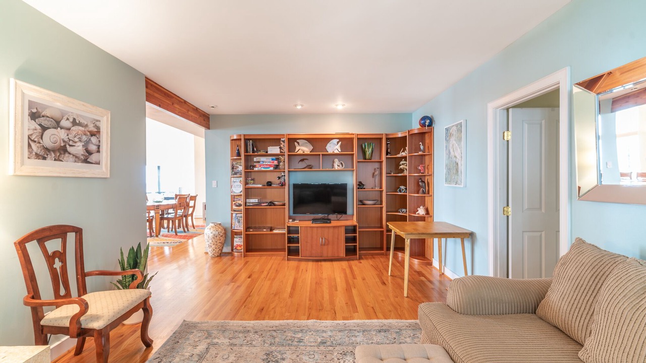 Photo of Livingroom in Weirwood