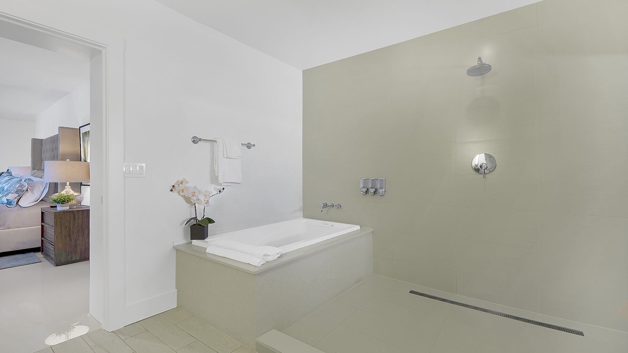 Photo of Bathroom in Poinsettia Heights