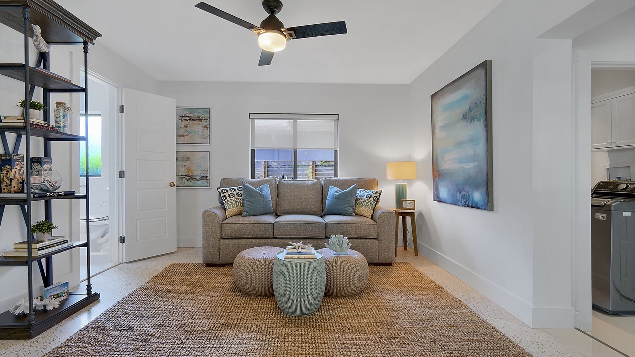Photo of Livingroom in Poinsettia Heights